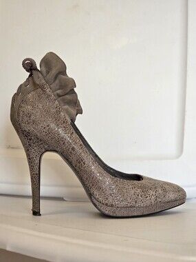 Taupe Crackle Leather, Lace-Up Corset Style Ruffle Collar Heels Sz 8 Victoriana